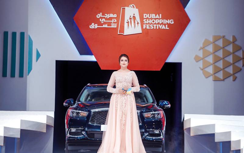 زيارة إلى محطّة بنزين انتهت بفوزه بسيارة 