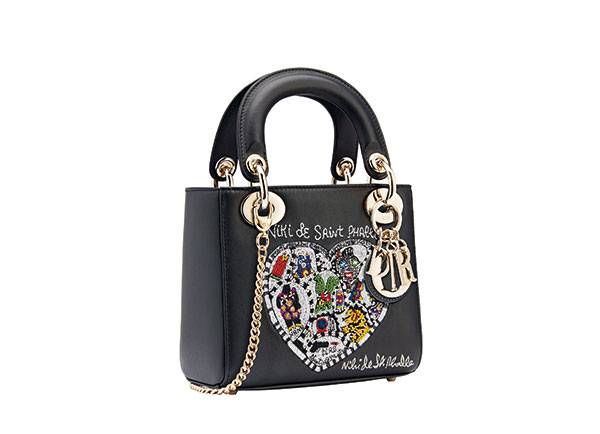 Lady Dior 
حقيبة تتخطّى السائد
بترفها وزخرفتها