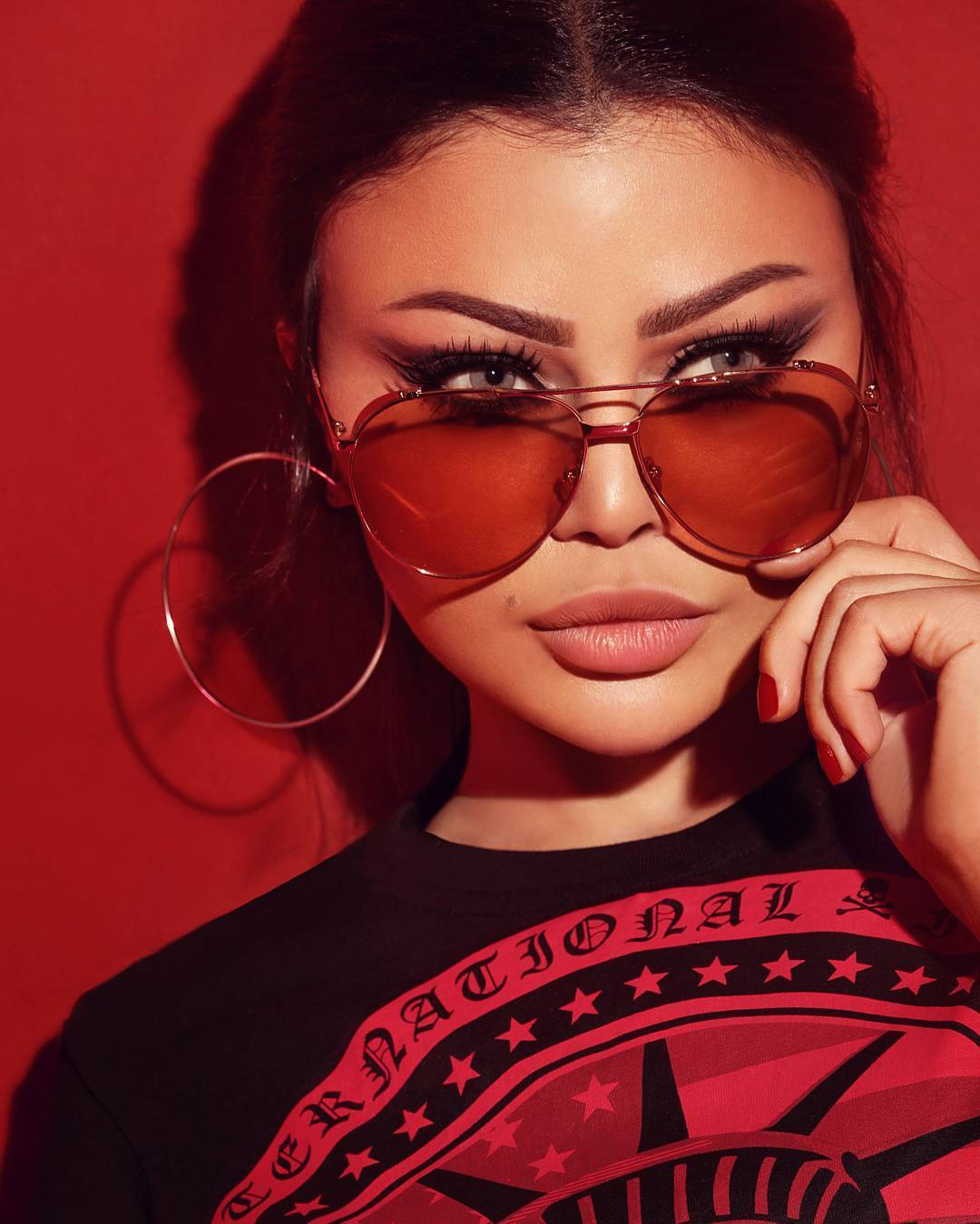 هيفاء وهبي تعيد صيحة الـ Aviator بتميز