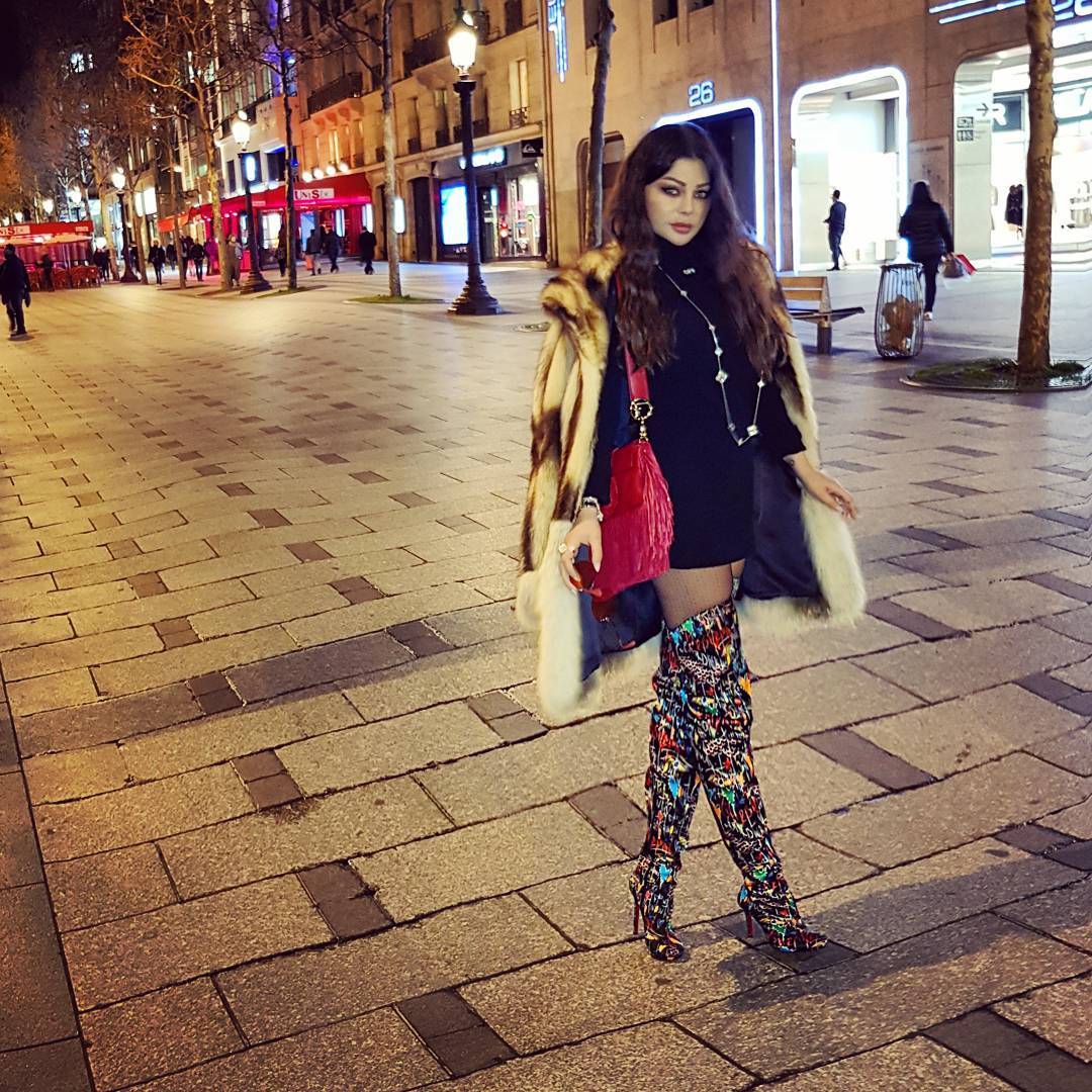 مايا دياب وهيفاء وهبي تختاران جزمة Louboutin الغريبة ... فمن نسقتها بطريقة أجمل؟