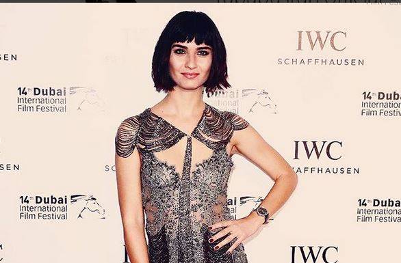 توبا بويوكستون تتخلى عن توأمها وتنتقل للعيش مع حبيبها بمنزل فخم