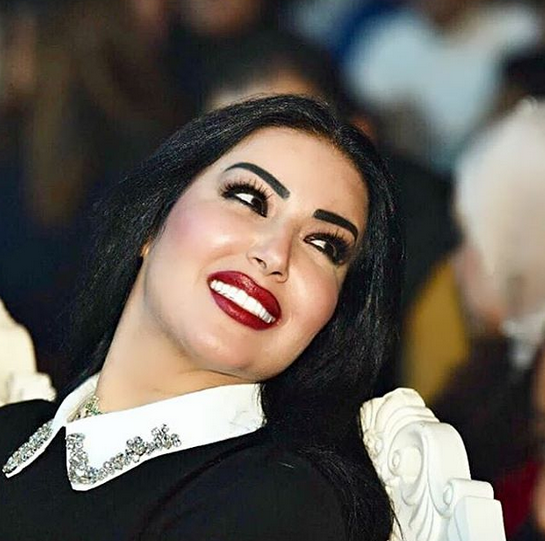 بالفيديو – رغم إظهاره نحافة خصرها... فستان سمية الخشاب يثير السخرية لهذا السبب