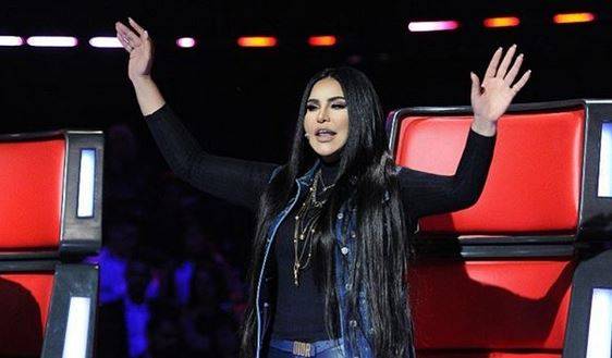 بالفيديو - متسابقة تحرج أحلام وترفض اغراءاتها للانضمام الى فريقها في thevoice