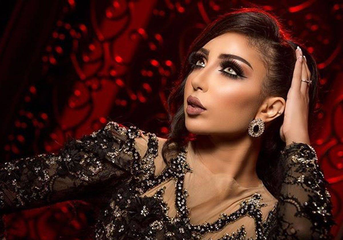 بالصور - تعرفوا للمرة الأولى الى والدة دنيا بطمة... هل تشبهها؟!