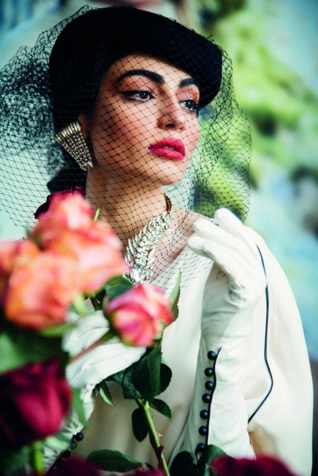 أول عارضة أزياء إماراتية رفيعة الهاجسي: أنا امرأة شجاعة وحالمة!