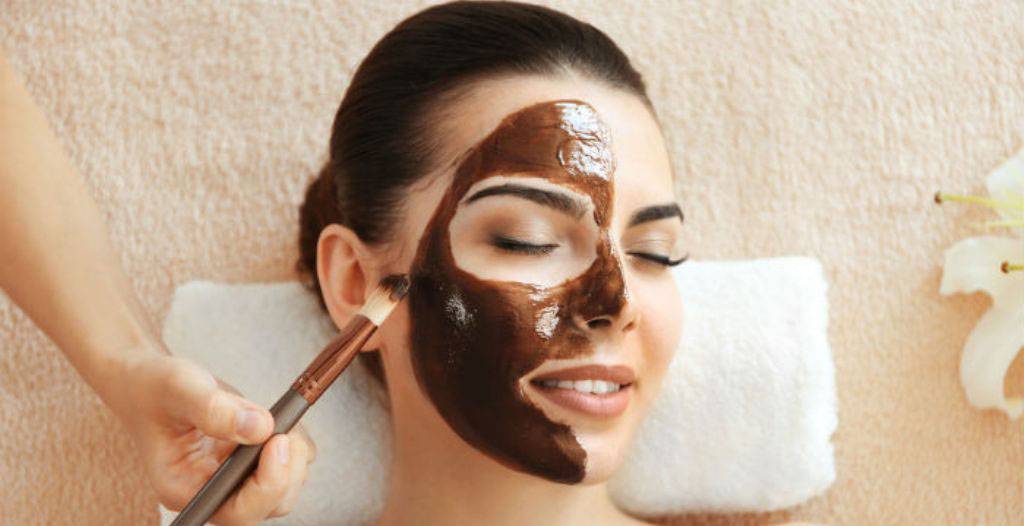 هل تريدين تبييض بشرتك؟ تحتاجين إلى الكاكاو وهذه المكونات فقط