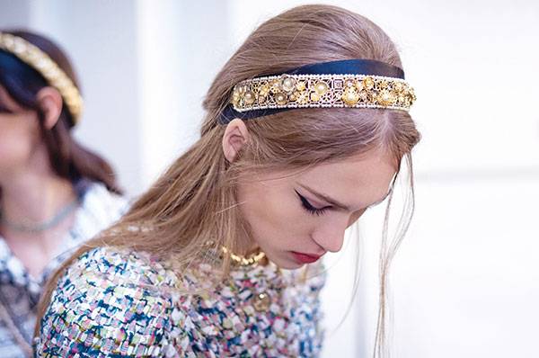 إبهار زخرفي CHANEL COSTUME JEWELLERY