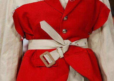 أكسسوارات اللون الأحمر مميزة لربيع وصيف 2018