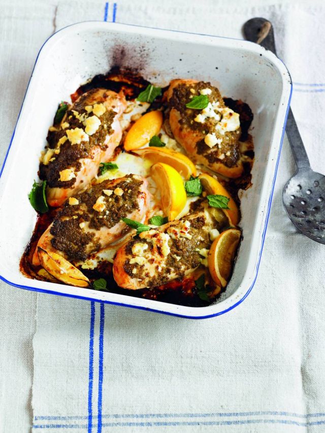 الدجاج مع هريسة الزيتون الأخضر