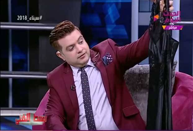 بالفيديو - إيقاف برنامج تلفزيوني بسبب قميص نوم نجمة لبنانية