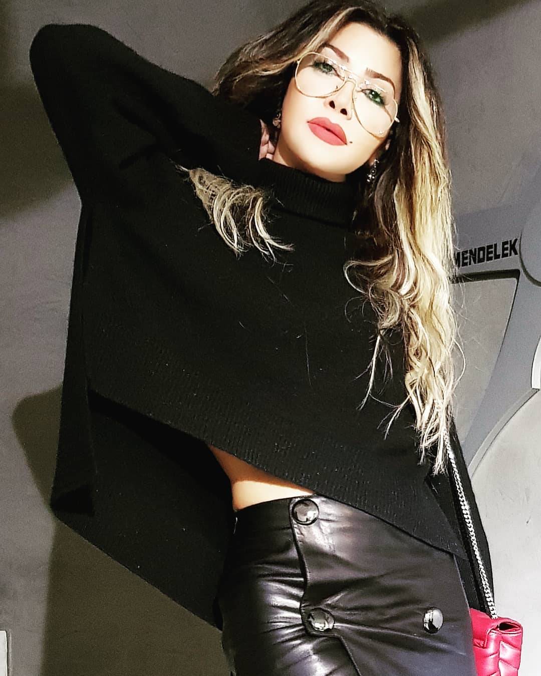 النظّارات الشمسية ذات العدسات الشفافة كما ارتدتها النجمات