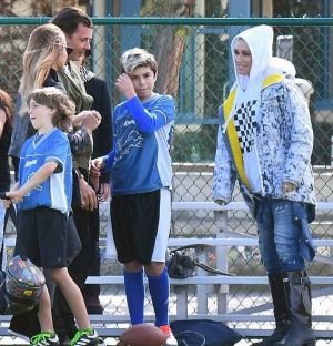 وأخيراً صافحت حبيبة زوجها