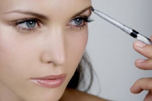 لا تتنازلي عن حواجب أنيقة.. لأنها سر جمالك