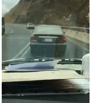 بالفيديو - سعودي ينقذ فتاة من خاطفها بعد ملاحقة بوليسية