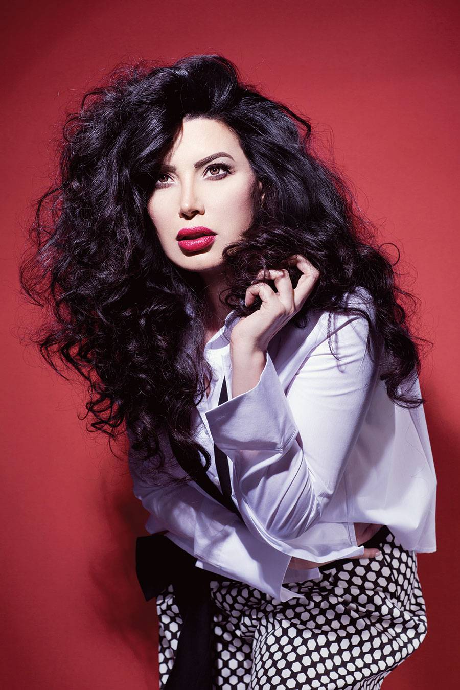 عبير صبري: فارس أحلامي يجب أن يكون وسيماً وحنوناً