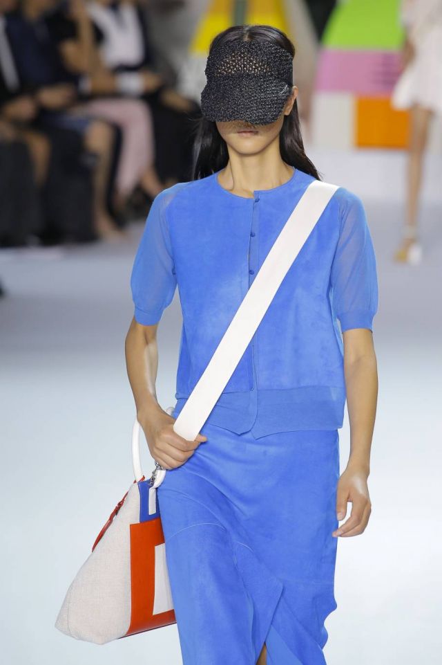 حقيبة الـ  Cross Bag بأسلوبها الجديد من أساسيات مقتنياتك لربيع وصيف 2018