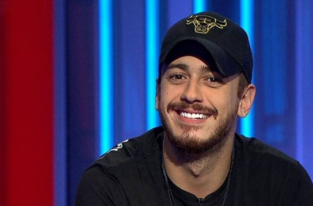 لمن قال سعد لمجرد: يا أغلى صديق وأوفى إنسان