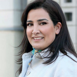 ديانا مقلد.. عين على الإدارة  وعين على الميدان