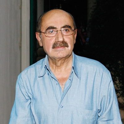 الشاعر حسن عبدالله  في 50 سؤالاً 