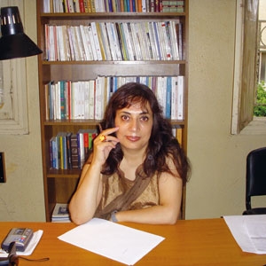 الروائية السورية مها حسن...