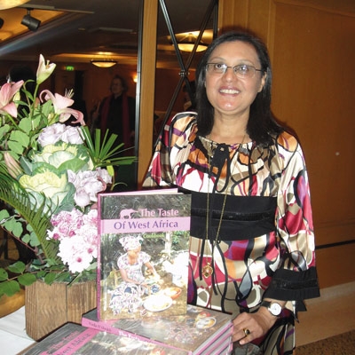 ندى الشيخ ترجمت شغفها بمطبخ غرب أفريقيا...