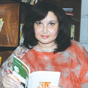 الكاتبة المصرية حنان الدناصوري