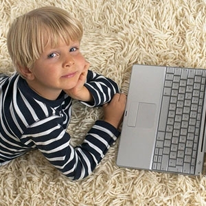 ابني يستعمل أشيائي الخاصة!