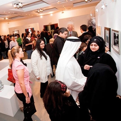 افتتاح معرض جائزة الشيخة منال...