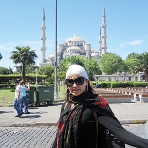 ميسم نحاس: بين روما واسطنبول...