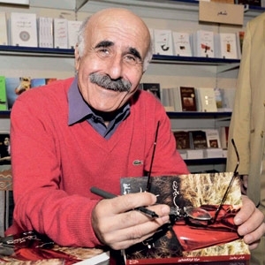 عباس بيضون يستعيد...