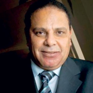 علاء الأسواني أعاد الحرارة إلى الرواية المصرية