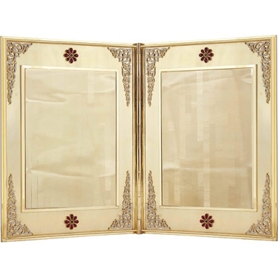 أصغر مصحف محفور...