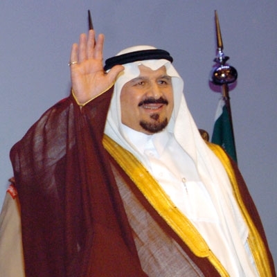 'قلب سلطان' يزرع الفرح في وجوه المحتاجين