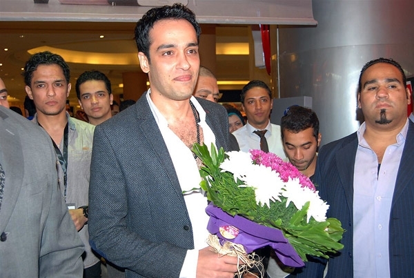  استقبلوا رامي بالورود