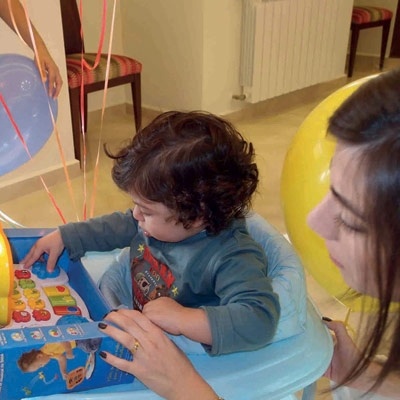 كيف تلعبين مع طفلك؟