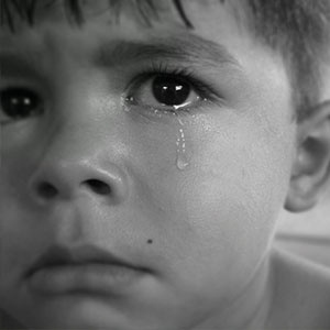 للصبي حق في أن تدمع عيناه