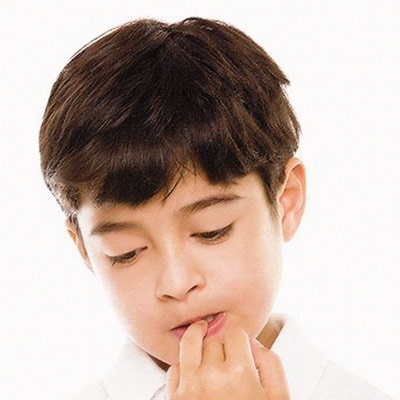 عندما يقوم طفلك بحركات لاإرادية Tics 