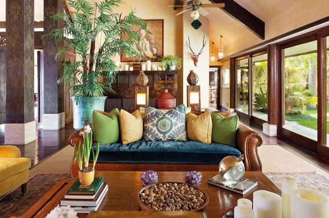 جو بالغ الأناقة والرفاهية يمزج بين المواد وبين الداخل والخارج