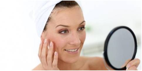 لا تجعلي سن اليأس يحبطك.. حافظي على بشرتك