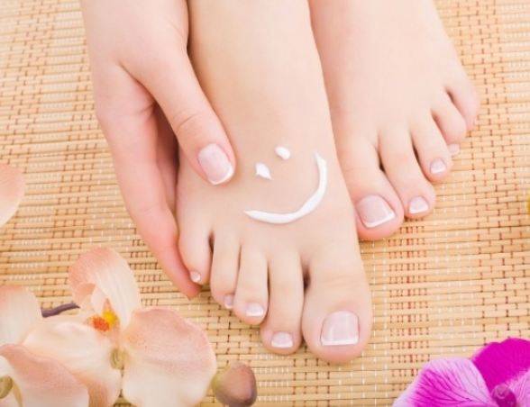 تشقّقات القدمين