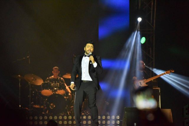 بالصور- ماذا فعل تامر حسني في حفله الأول في السعودية؟ وما الشعور الذي انتابه؟