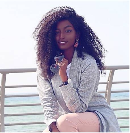 مدوِّنة سعودية تكسر معايير الجمال: من قال أن الفتاة السمراء غير جميلة؟