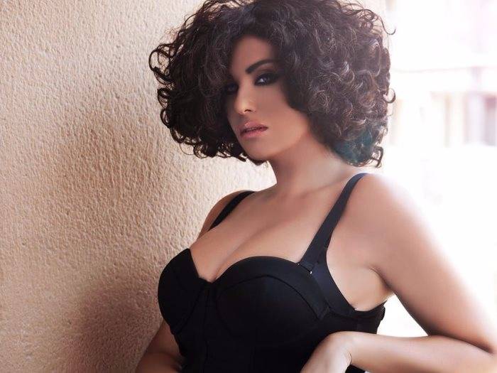 بالصور - دانا حمدان تصدم الجميع بلون شعرها الجديد.. هل يليق بها؟