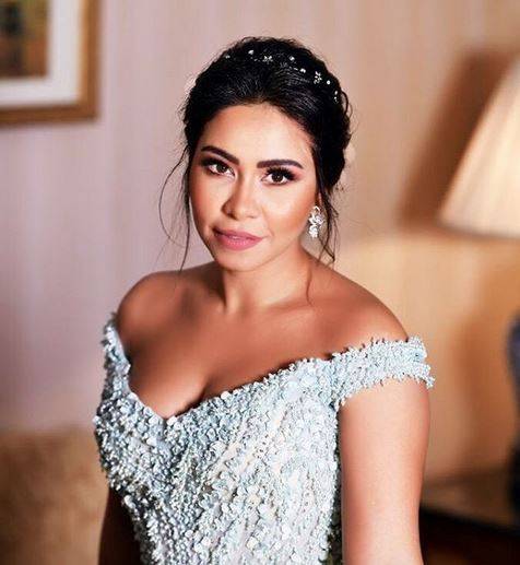 فيديو طريف - شاهدوا شيرين تغني في منزلها وابنتها تعزف لها