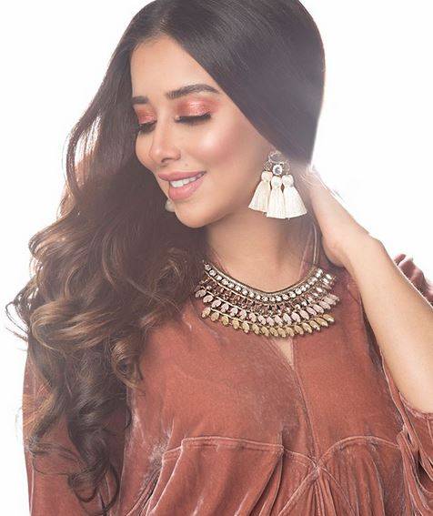 بالصور - شاهدوا كيف أصبحت بلقيس في شهور حملها الأخيرة