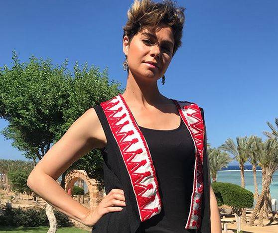 يسرا اللوزي تصدم الجميع بصورها في الطفولة.. هكذا كانت