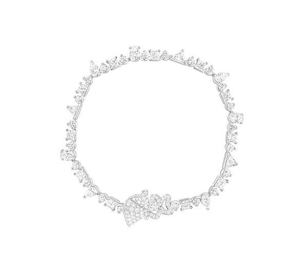 مجموعة مجوهرات ARCHI DIOR تجسيد للهندسة المعمارية في التصاميم المترفة