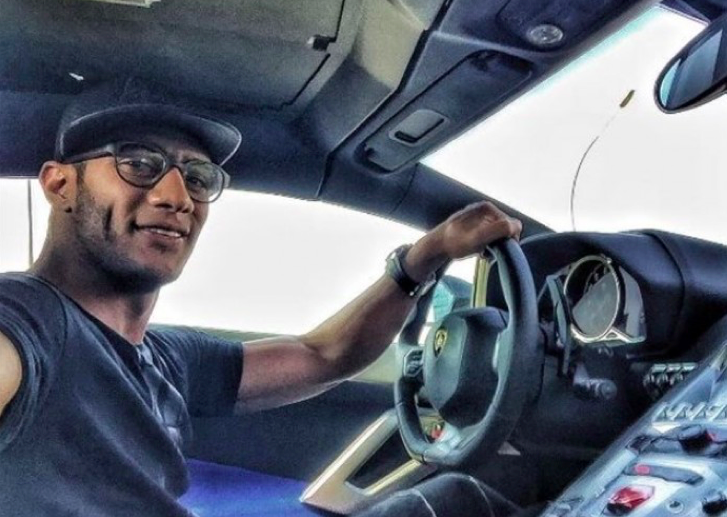 سيلفي السيارة.. نجوم خرقوا قواعد السلامة في سبيل الـ