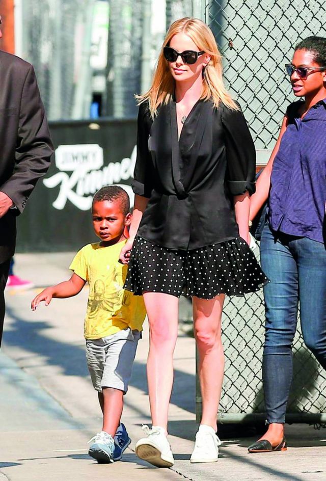 تشارليز ثيرون