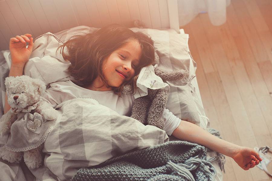 التكلّم أو السير أو صرير الأسنان أثناء النوم... مقلقة أم لا!